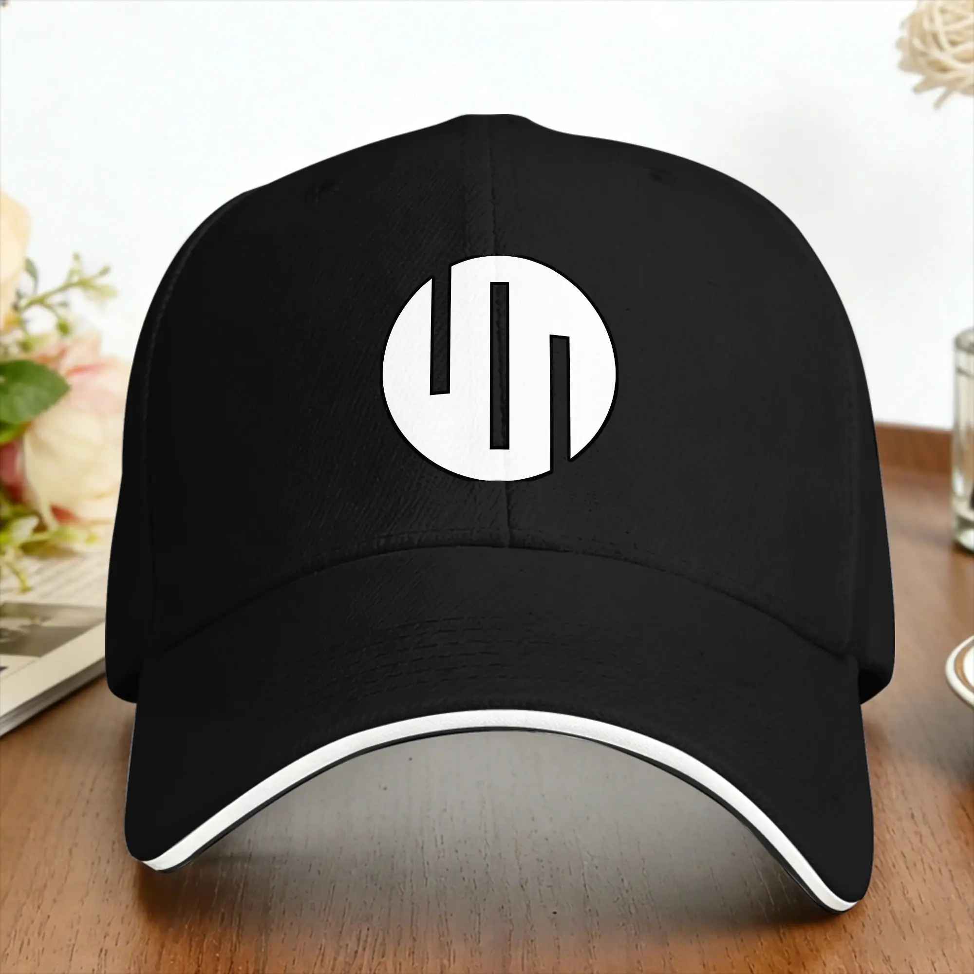 Outdoor Hunting Tv - Topi Bisbol Kasual Logo Lambang Viltrumite
