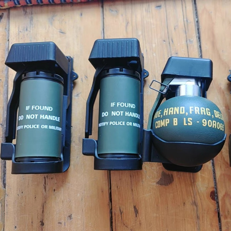 Outdoor Hunting Tv - 1 Buah Mainan Model Asap Taktis